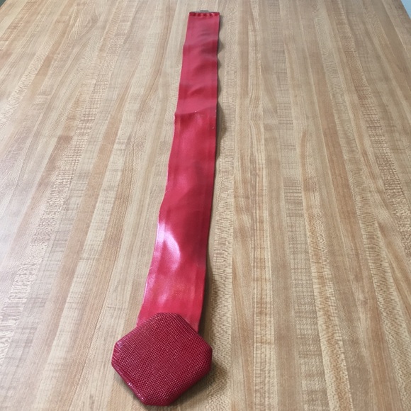 Red Vintage Belt - Picture 4 of 8